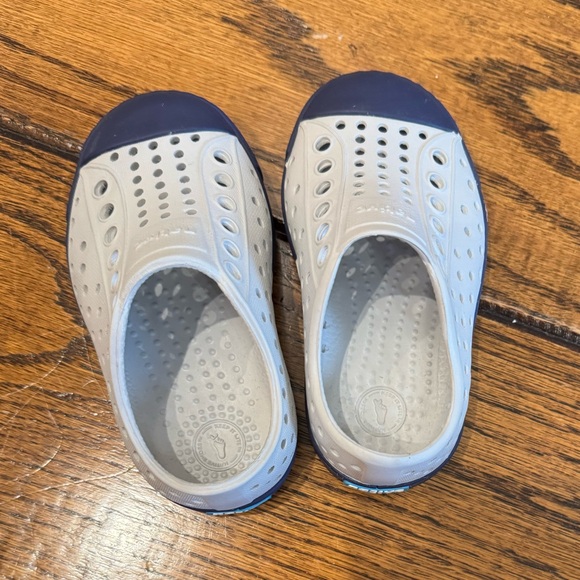 NWOT Toddler Boys Native Shoes Size 5 - Picture 5 of 8